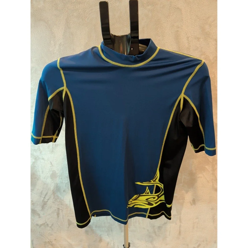 REI Kids Rash Guard XL 18 Blu Black Shark Graphic Short Sleeve Swim Shirt 793907